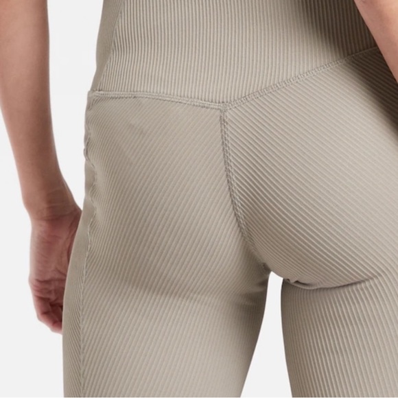 Athleta salutation stash rib athletic pants length 7/8, size small - Picture 3 of 12